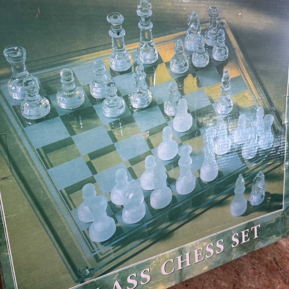 Glass Chess Set Clear & Frosted Pieces Model #47884 Complete